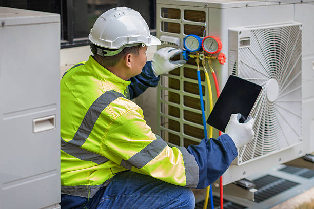 Professional Hvac technician working in Thornville, OH